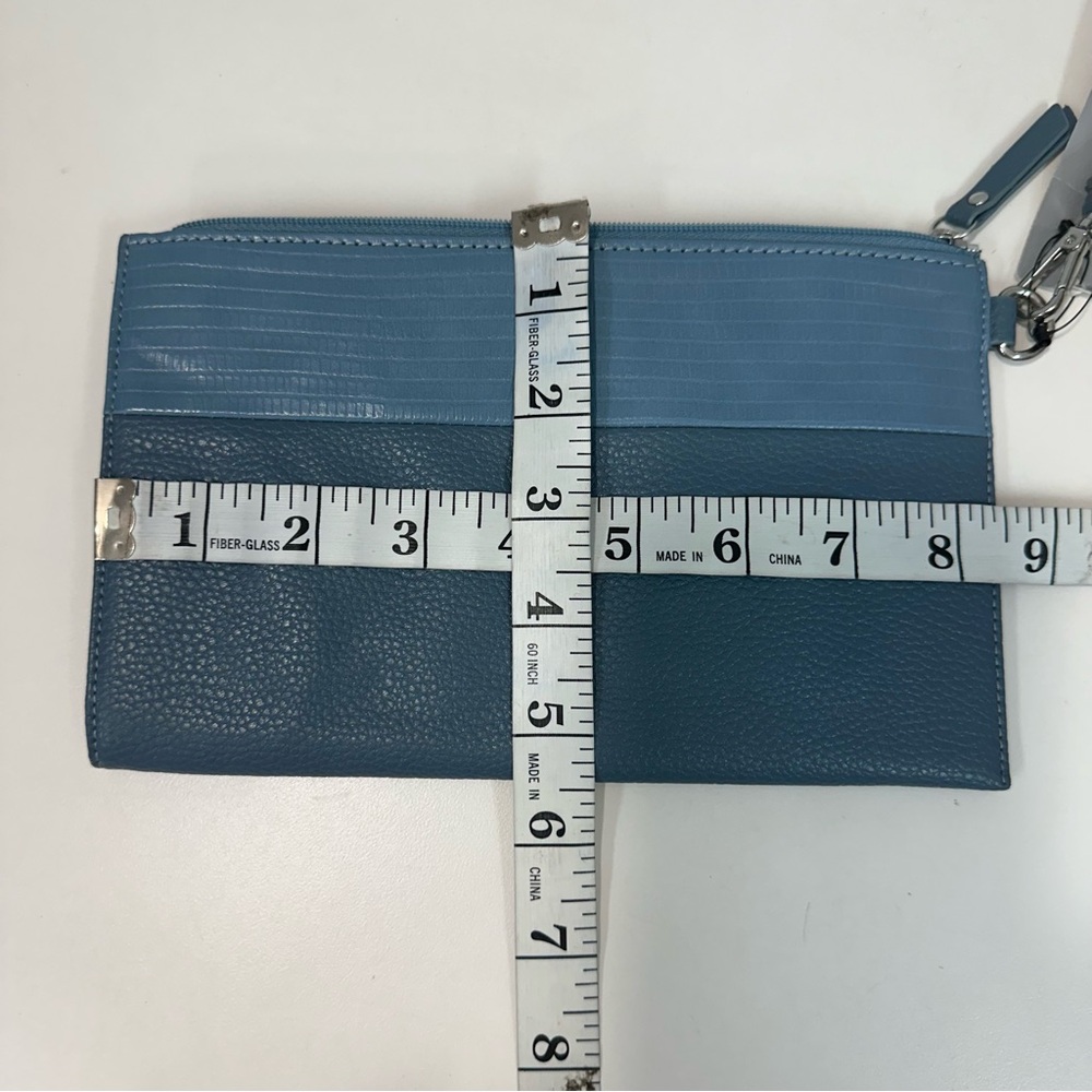 Chico's Pull Strap Zipper Wristlet/Cosmetic or Other Bag 2-Tone Blue NWT - Picture 10 of 11